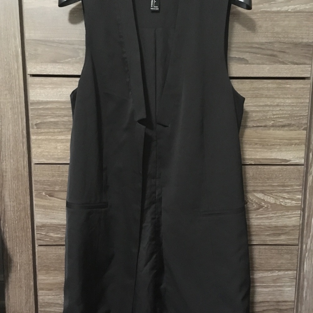Forever 21. Vest